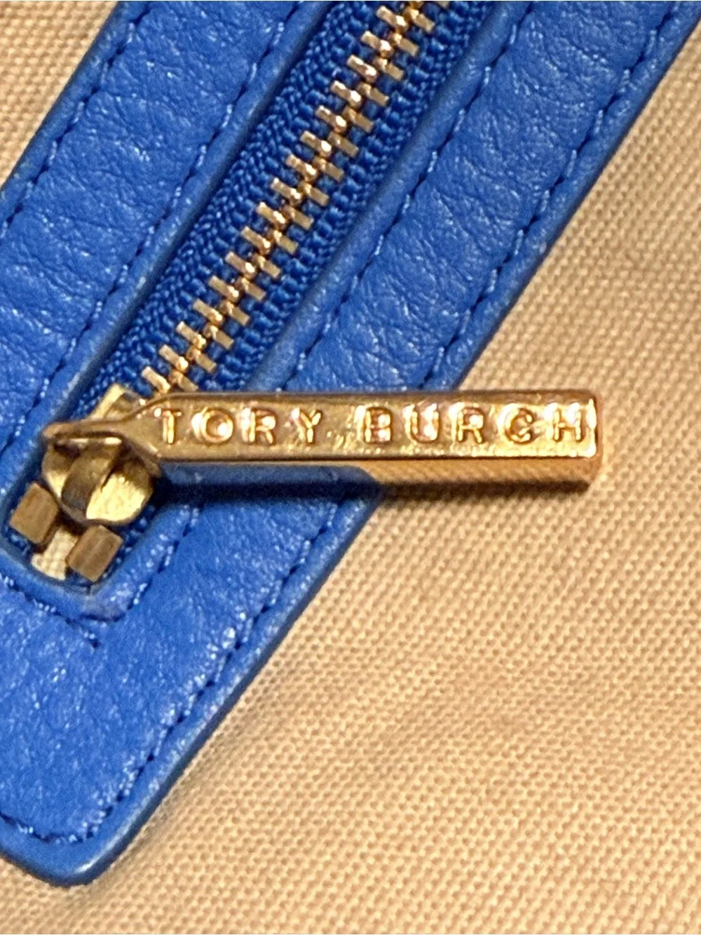 TORY BURCH Bright Blue Pebbled Leather 2 Way Shoulder Bag with Gold Logo - Picture 11 of 16